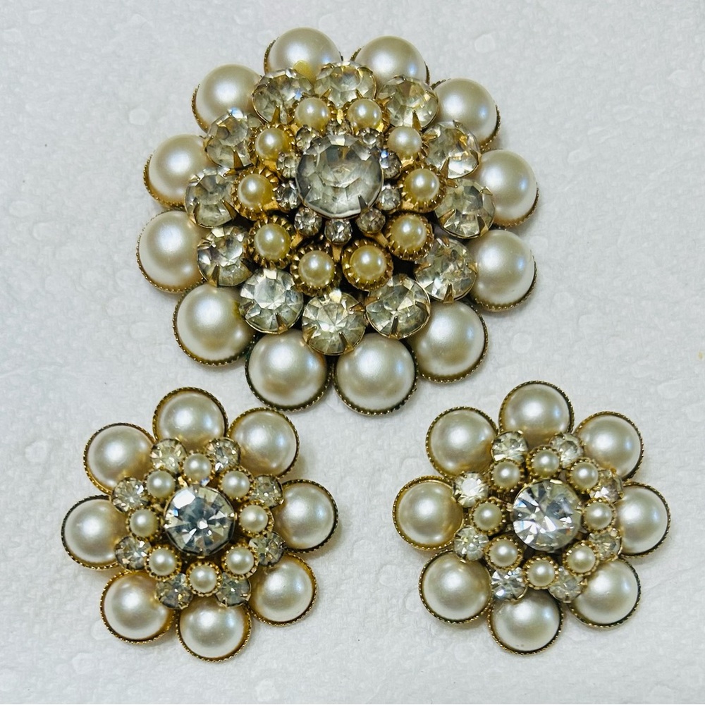 Vintage Judy Lee faux pearl & rhinestone brooch & earrings! RARE